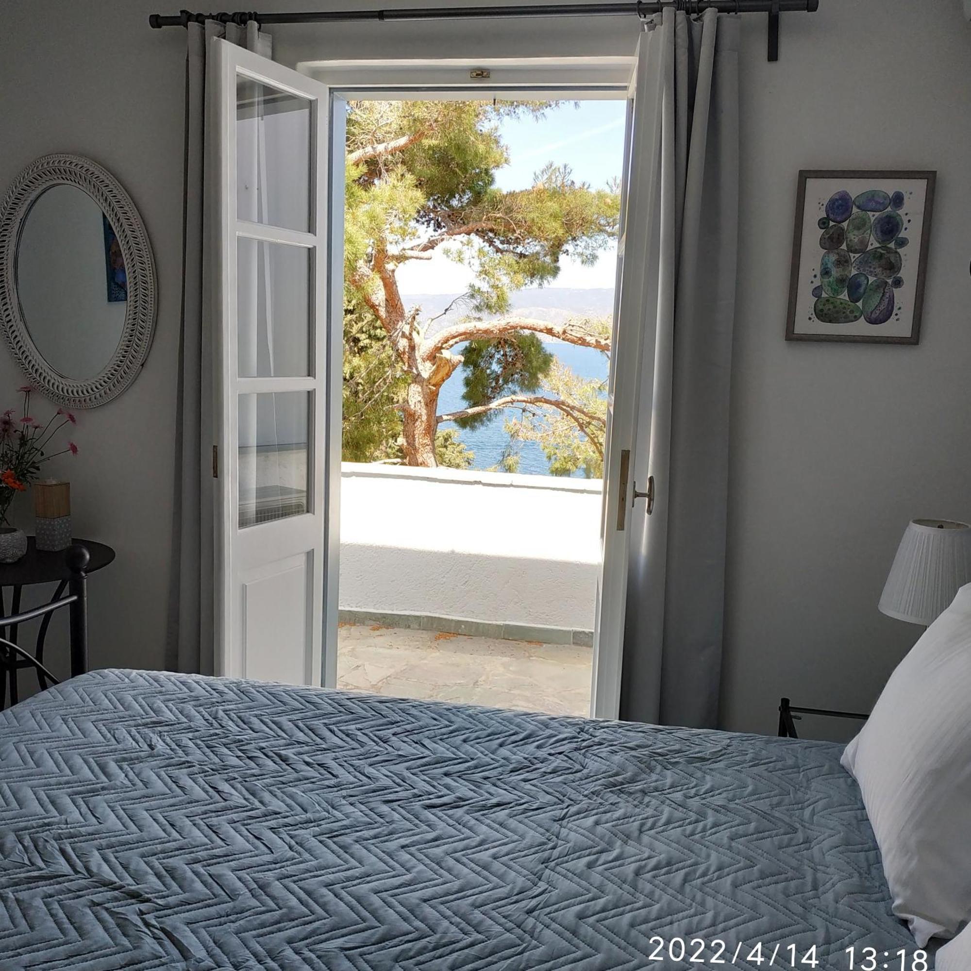 Pine Trees And Sea View Houses In Hydra - Daphne, Chloe, Myrto, Eleni Номер фото