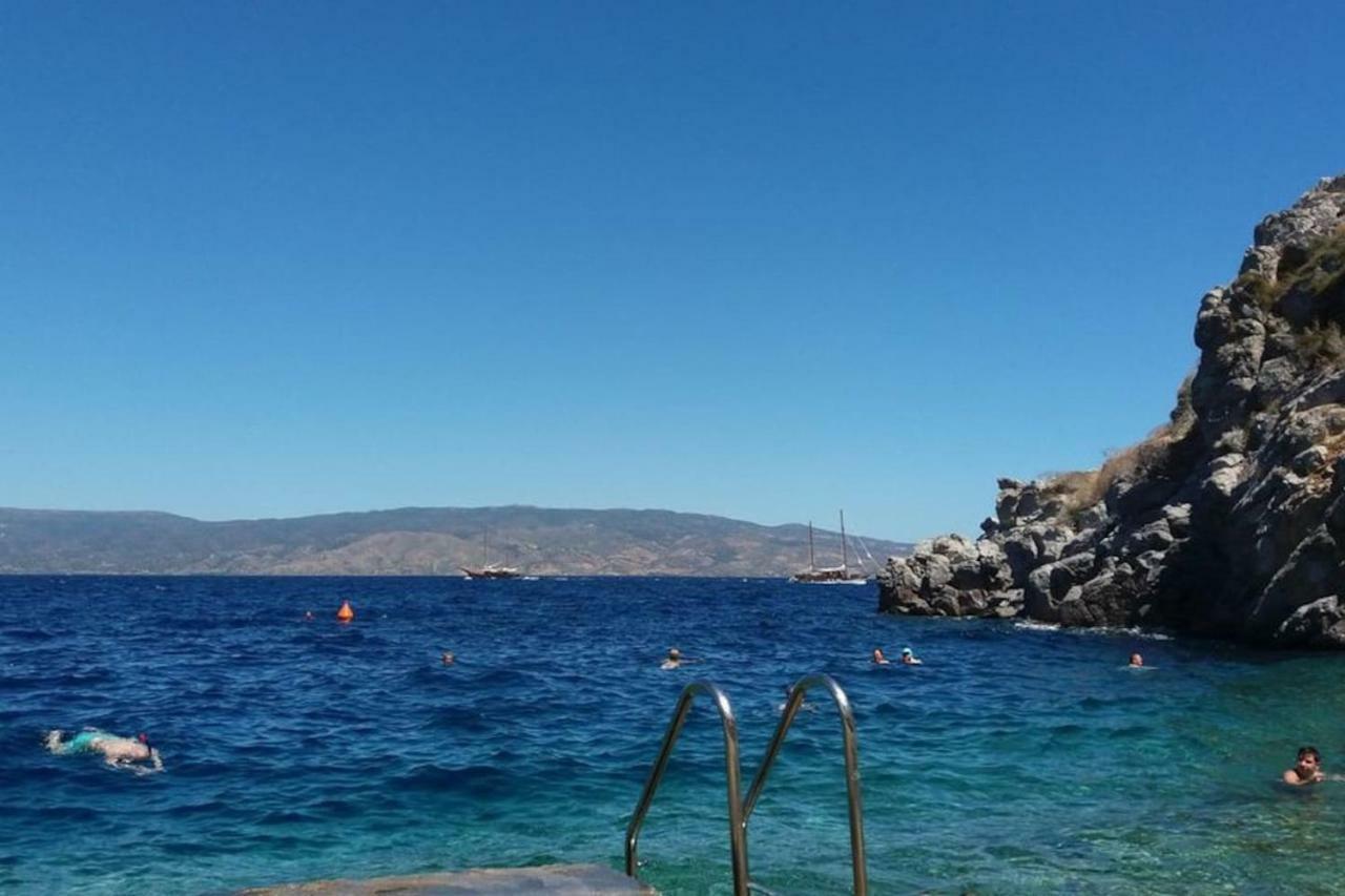 Pine Trees And Sea View Houses In Hydra - Daphne, Chloe, Myrto, Eleni Экстерьер фото
